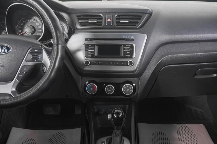 KIA Rio 18 из 23