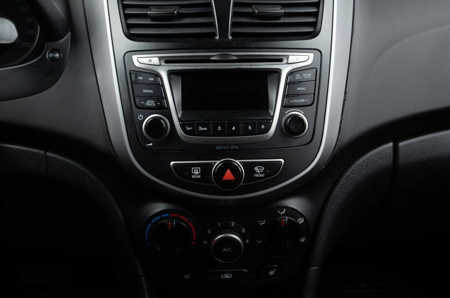 Hyundai Solaris 12 из 19