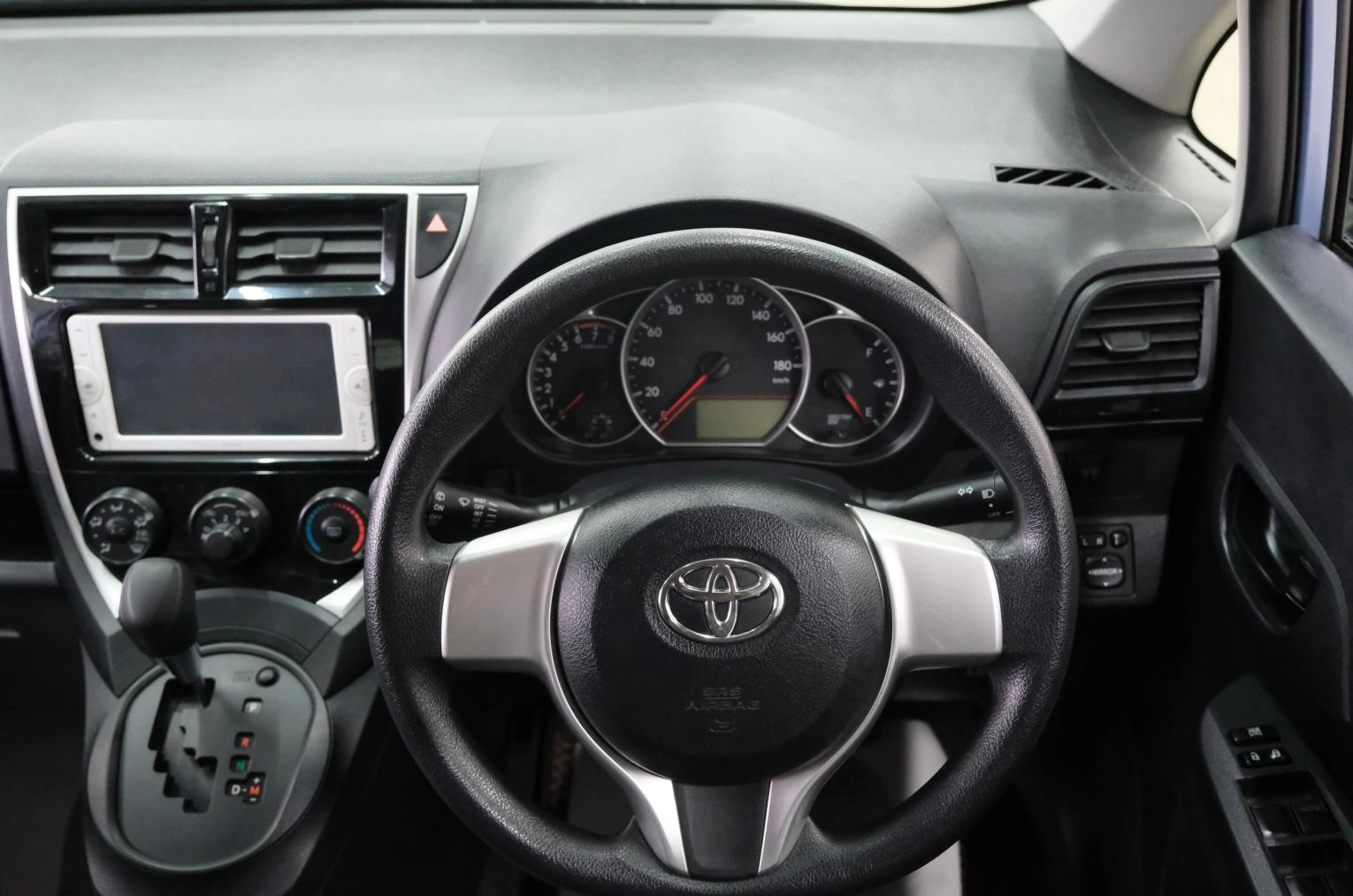 Toyota Ractis 11 из 20