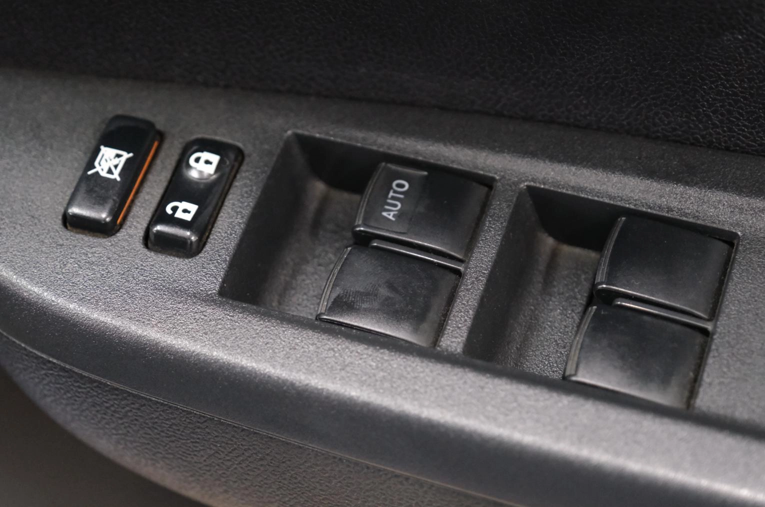 Toyota Ractis 8 из 20