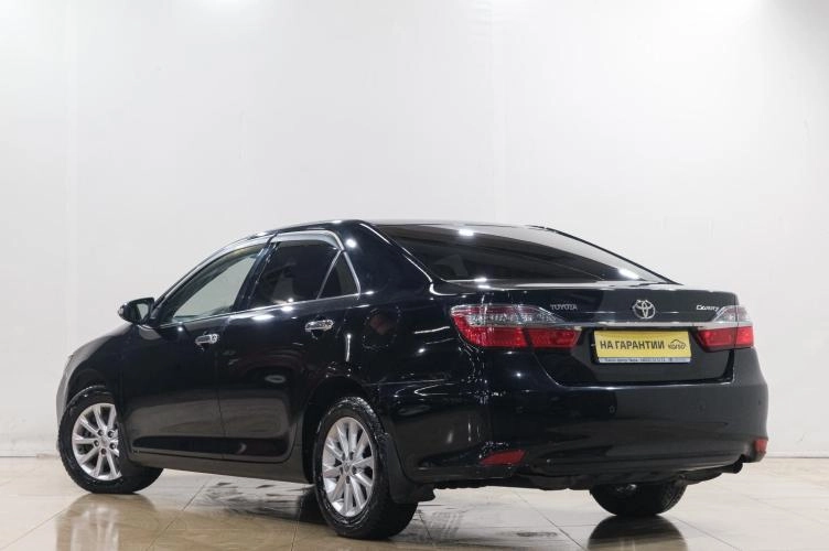 Toyota Camry 4 из 5