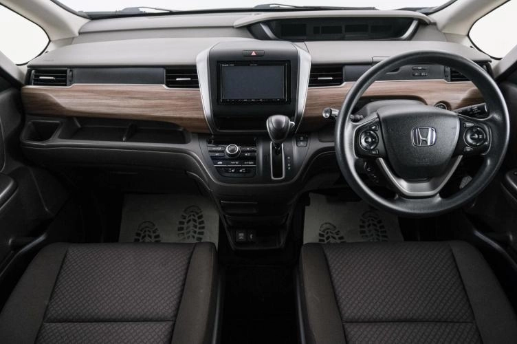 Honda Freed 10 из 22