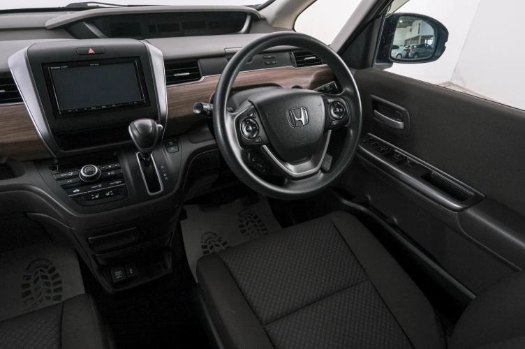 Honda Freed 9 из 22