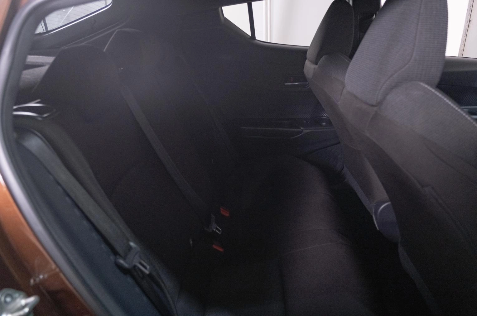 Toyota C-HR 21 из 23