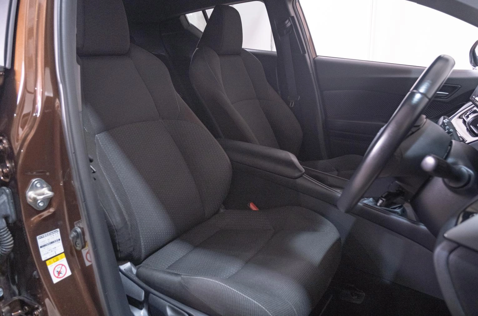 Toyota C-HR 20 из 23