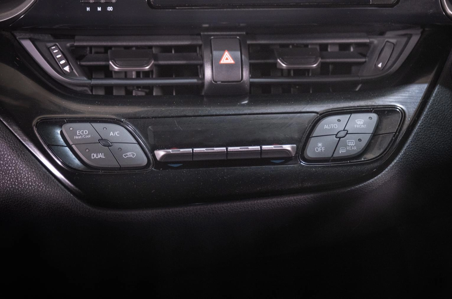 Toyota C-HR 12 из 23