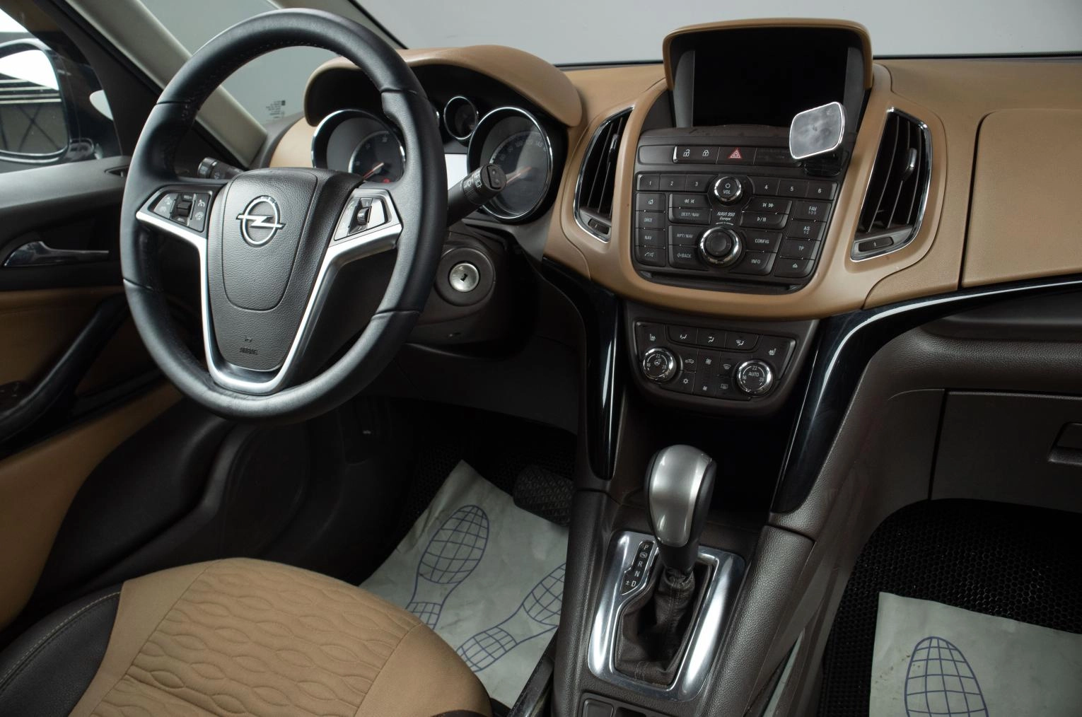 Opel Zafira 8 из 19