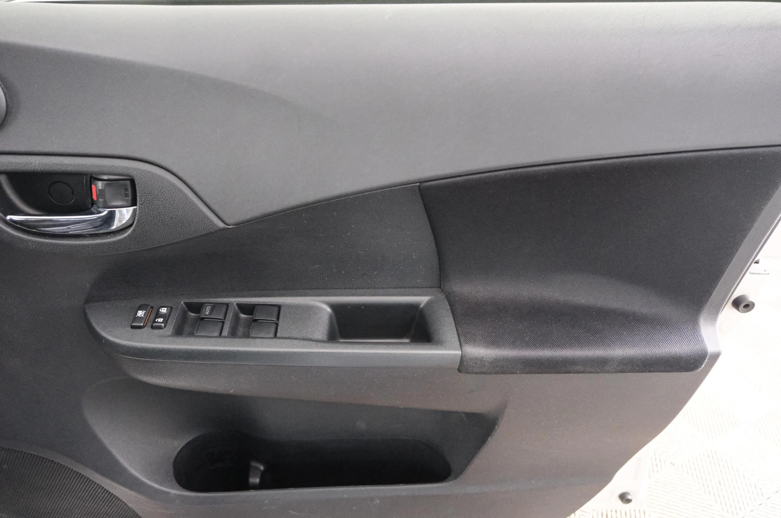 Toyota Ractis 19 из 22