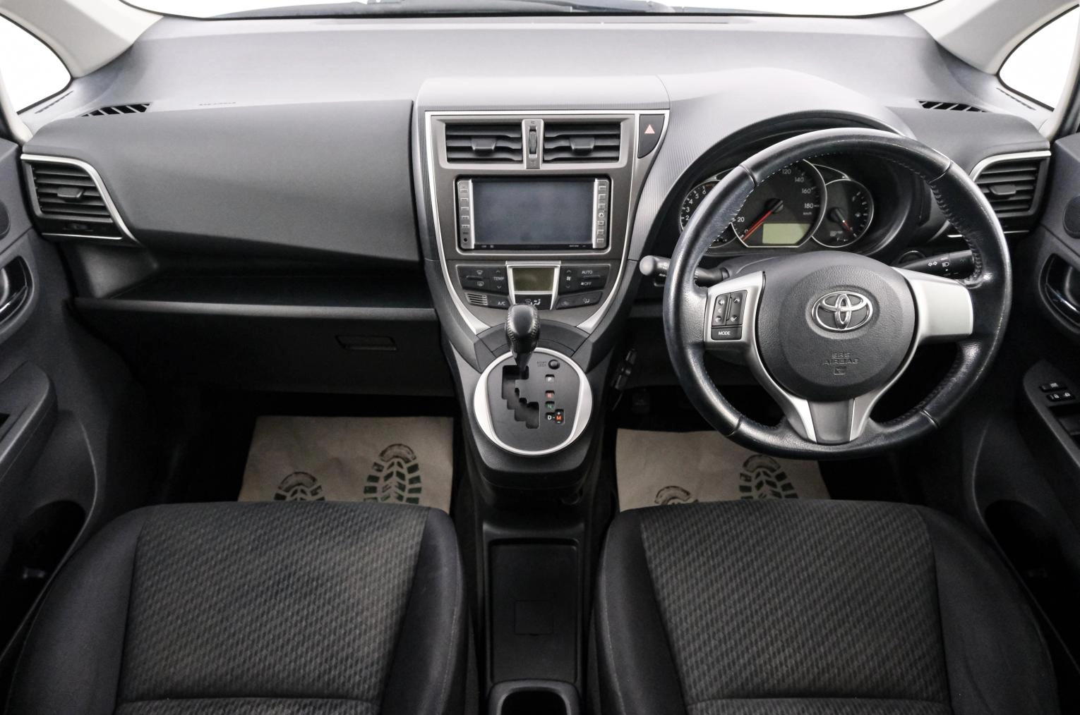 Toyota Ractis 10 из 22