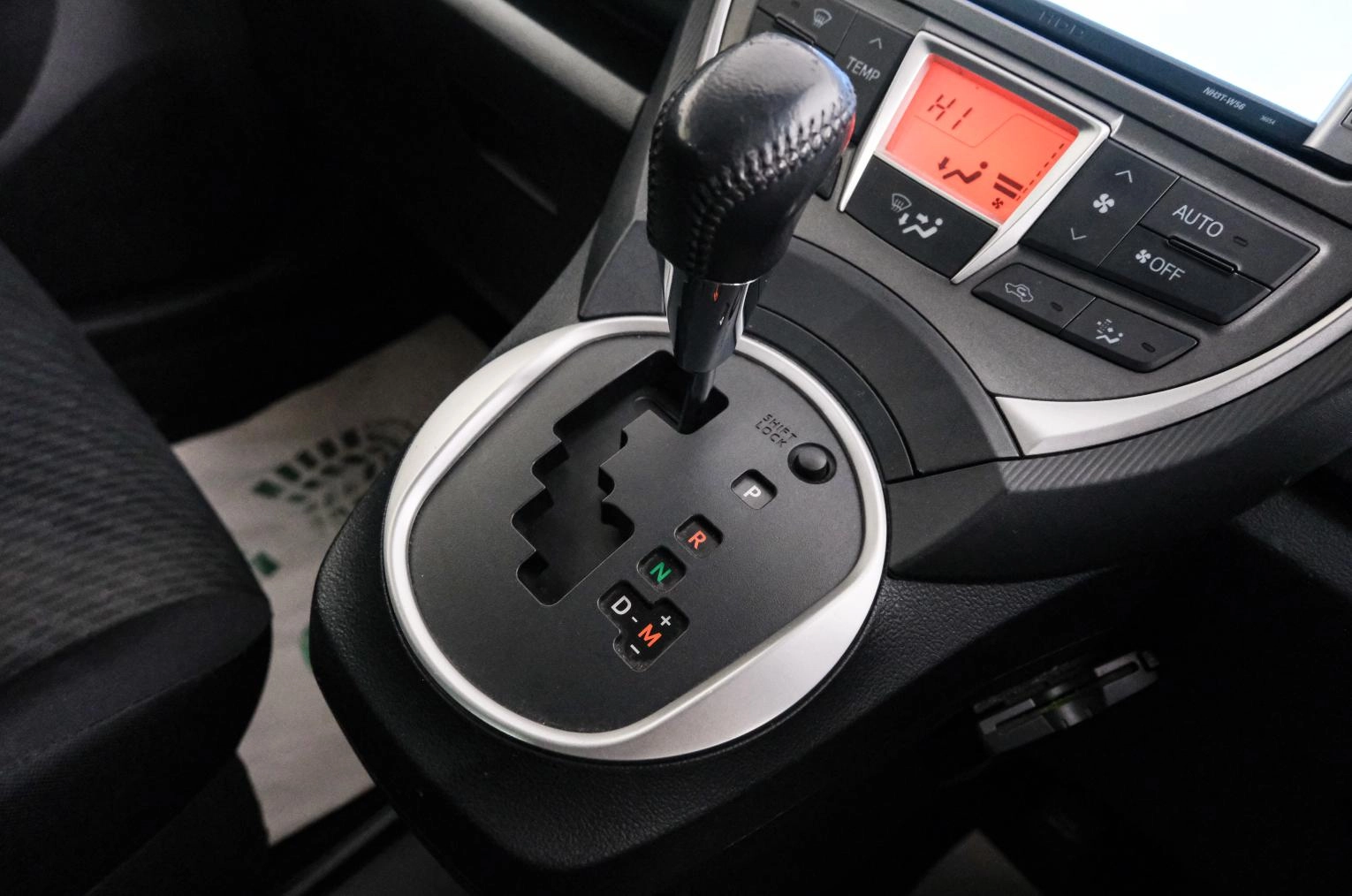 Toyota Ractis 16 из 22