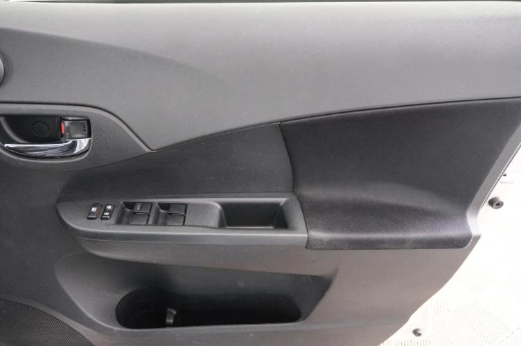 Toyota Ractis 19 из 22