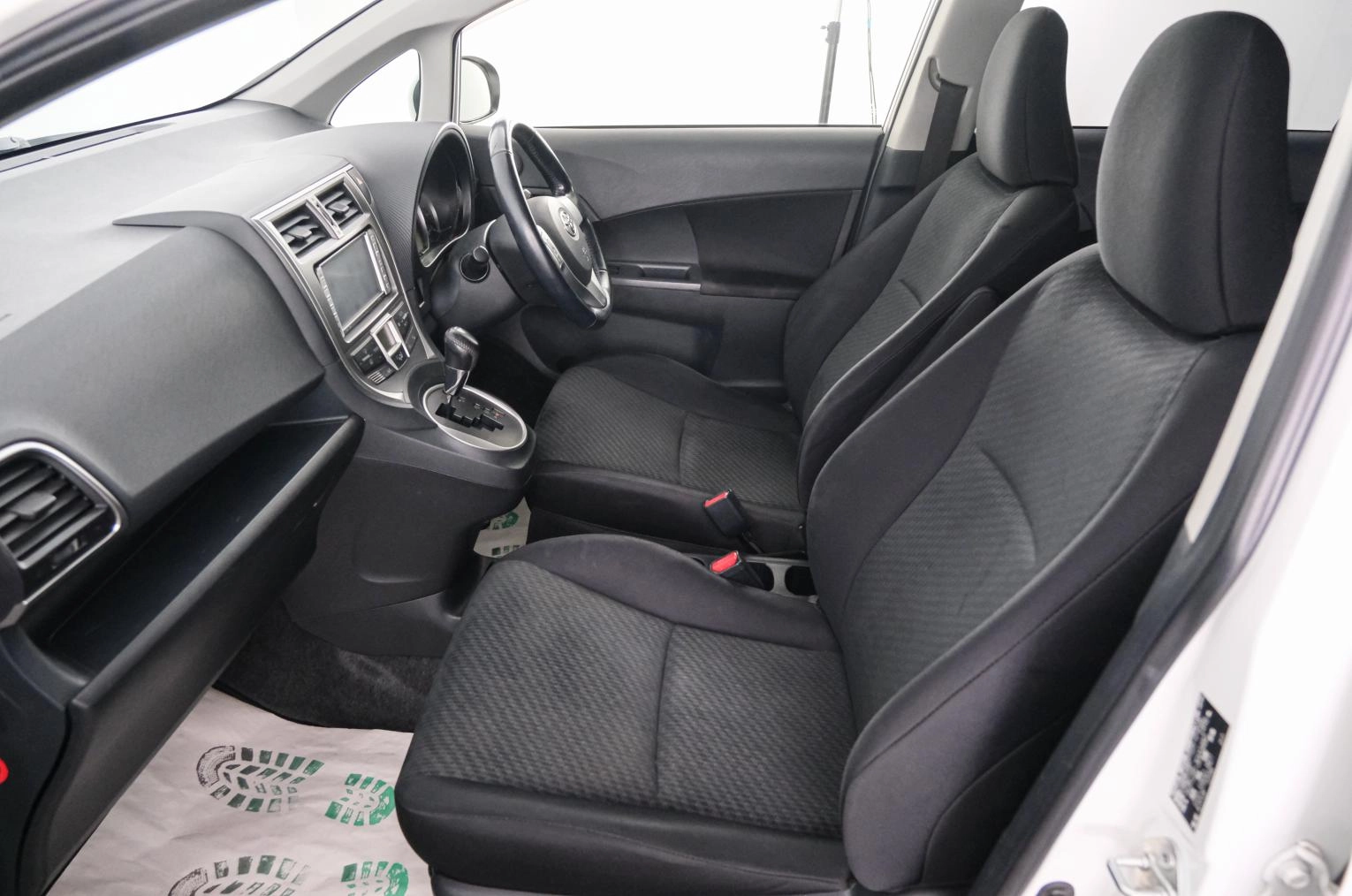 Toyota Ractis 13 из 22