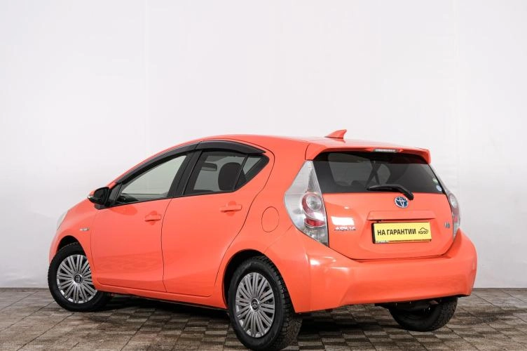 Toyota Aqua 4 из 5