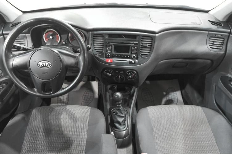 KIA Rio 11 из 20