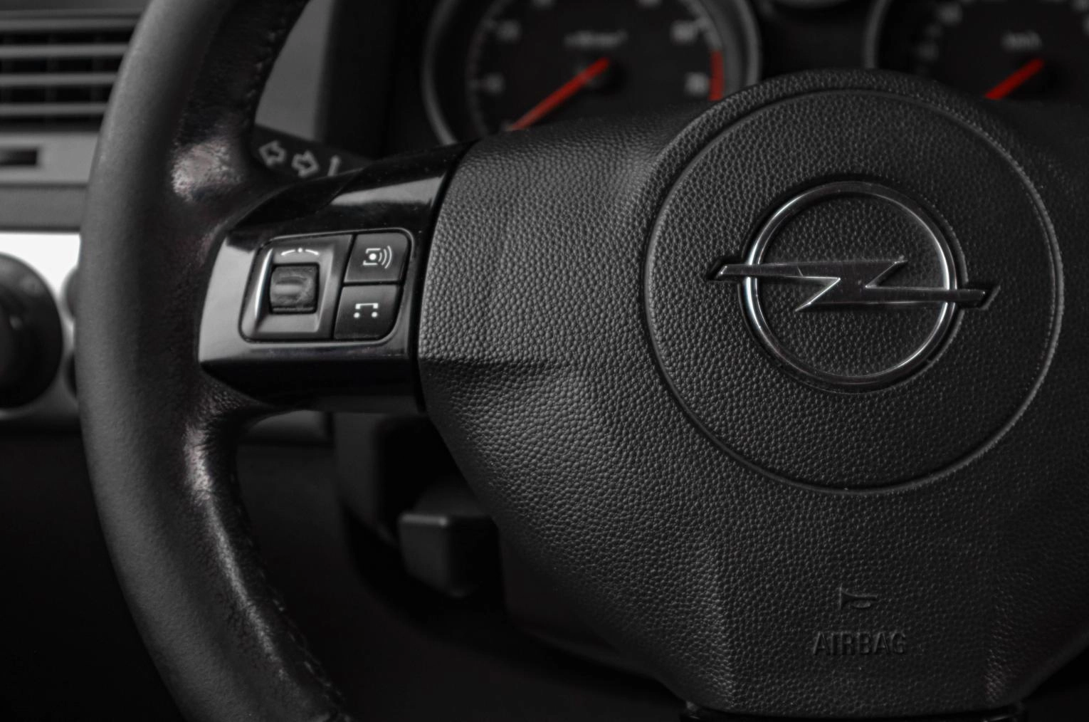 Opel Astra 15 из 19