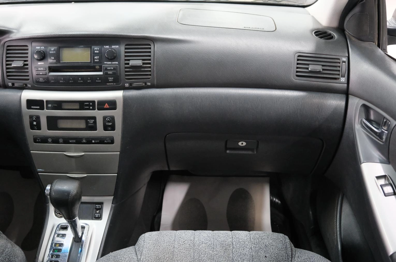 Toyota Corolla 16 из 21