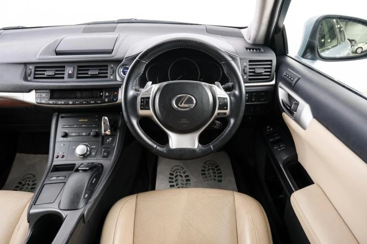Lexus CT 14 из 24