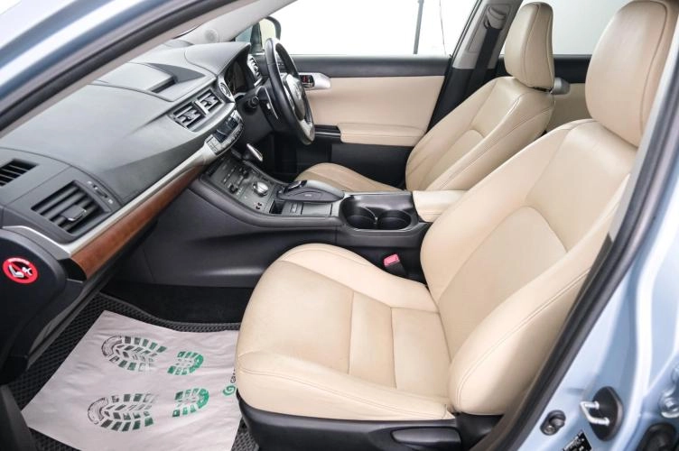 Lexus CT 13 из 24