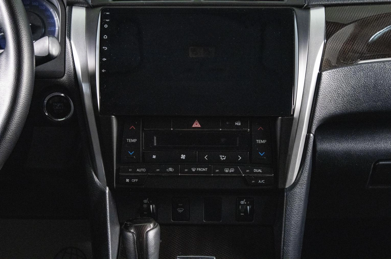 Toyota Camry 15 из 20