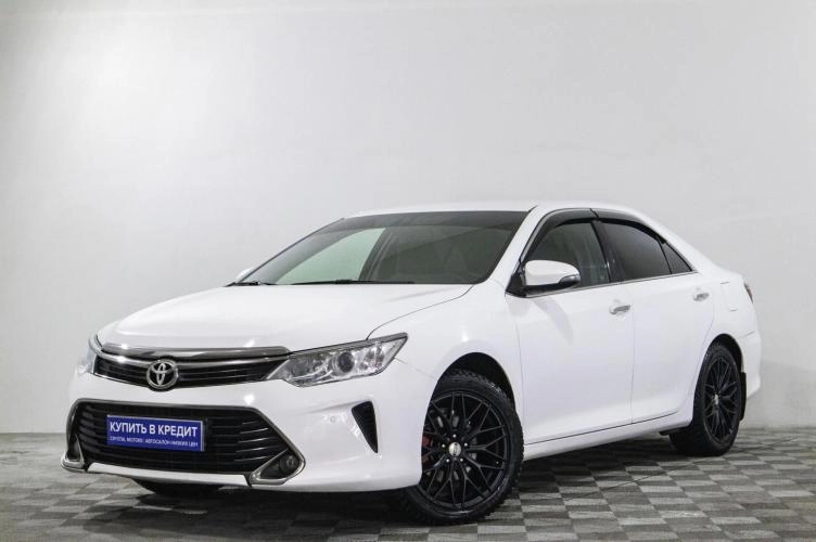 Toyota Camry 3 из 5