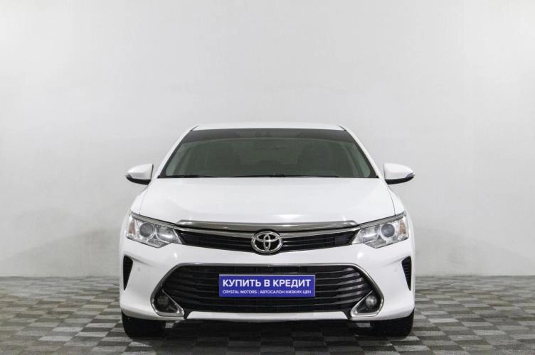 Toyota Camry 2 из 5