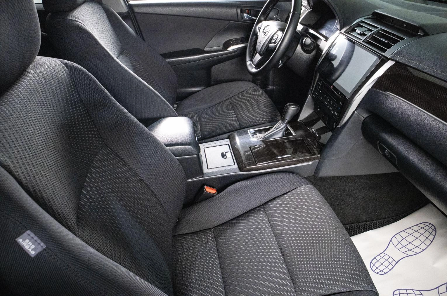 Toyota Camry 9 из 20