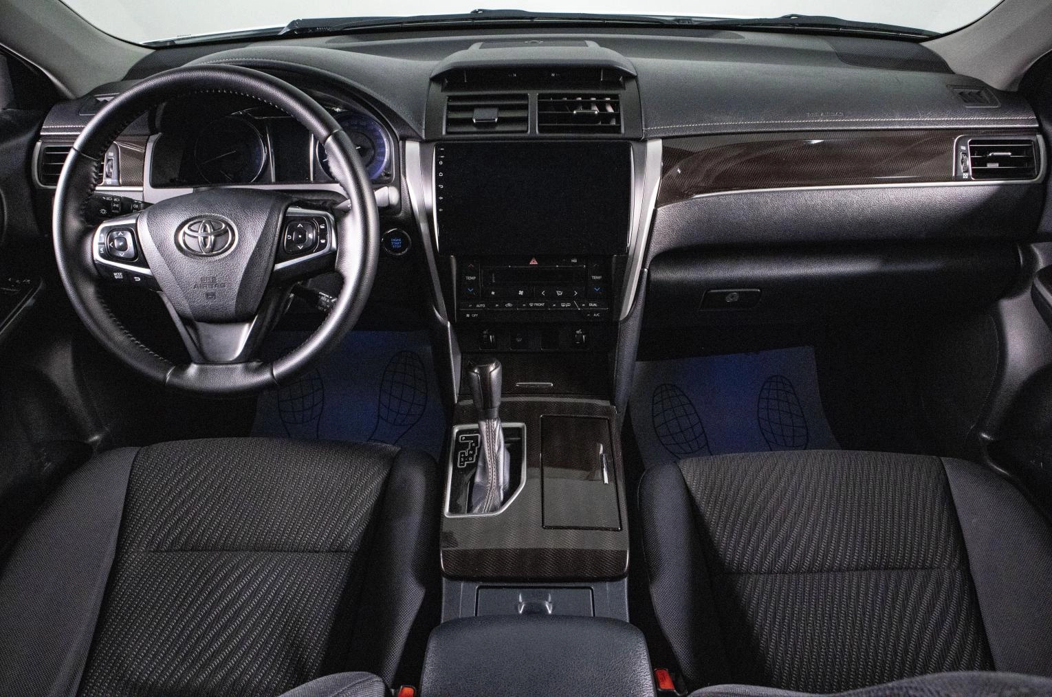 Toyota Camry 14 из 20