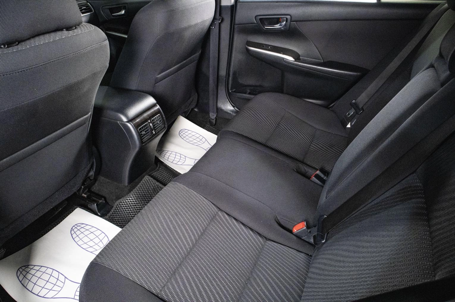 Toyota Camry 17 из 20