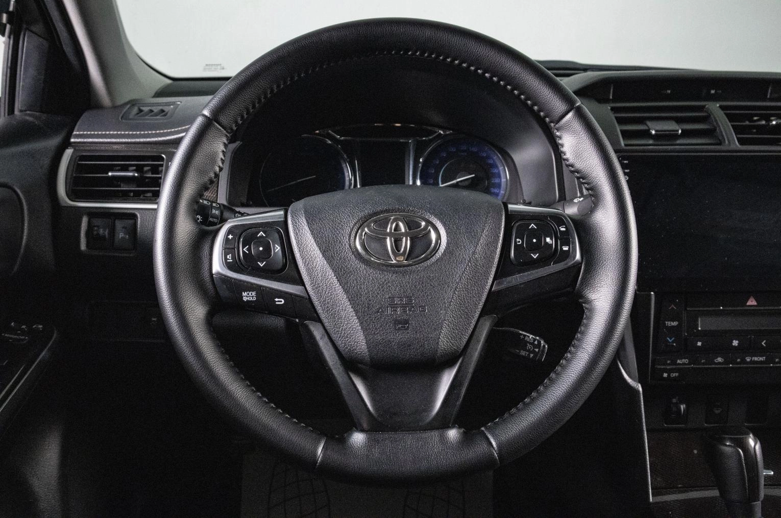 Toyota Camry 11 из 20