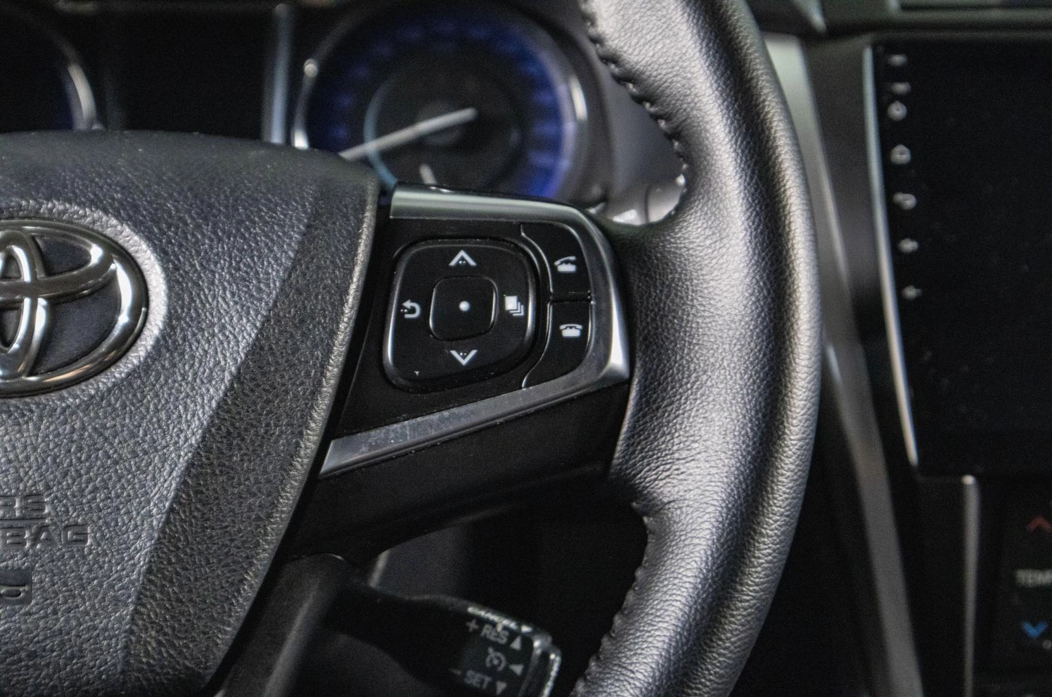 Toyota Camry 12 из 20