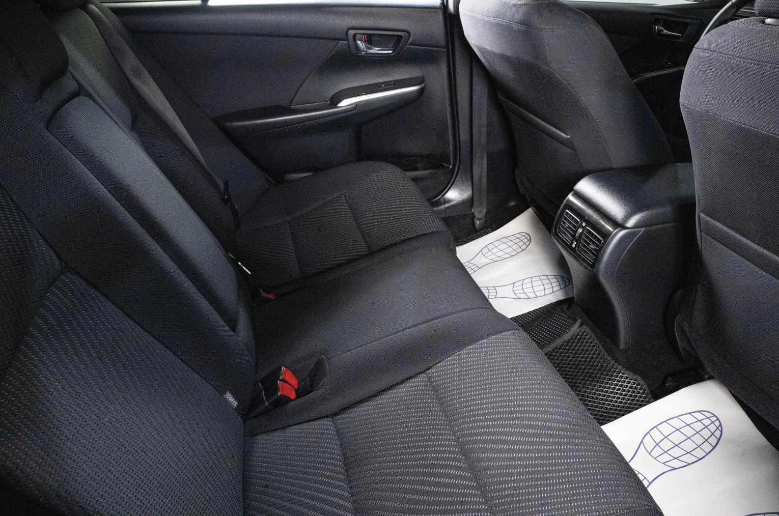 Toyota Camry 19 из 20