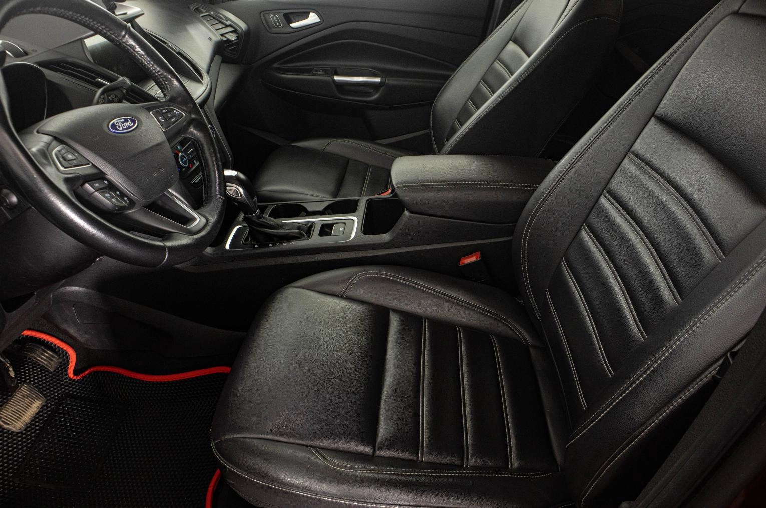 Ford Escape 8 из 24