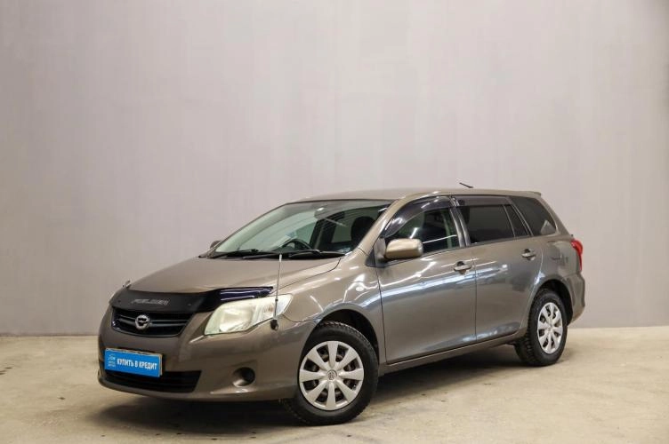 Toyota Corolla Fielder 3 из 6