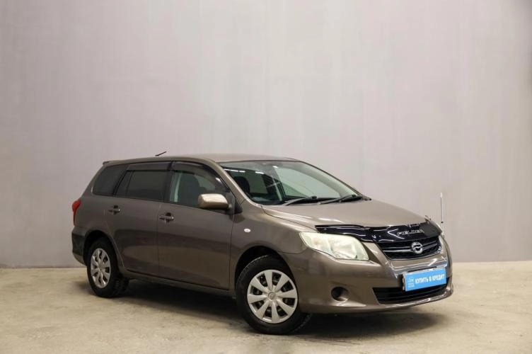 Toyota Corolla Fielder 1 из 6