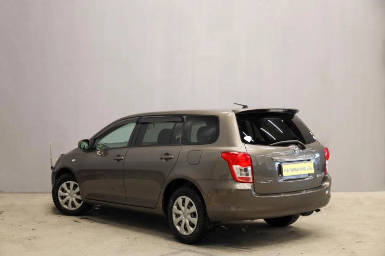 Toyota Corolla Fielder 4 из 6