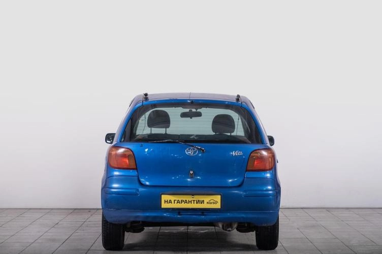 Toyota Vitz 4 из 5
