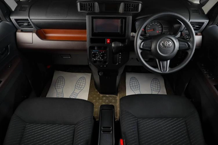 Toyota Roomy 12 из 18