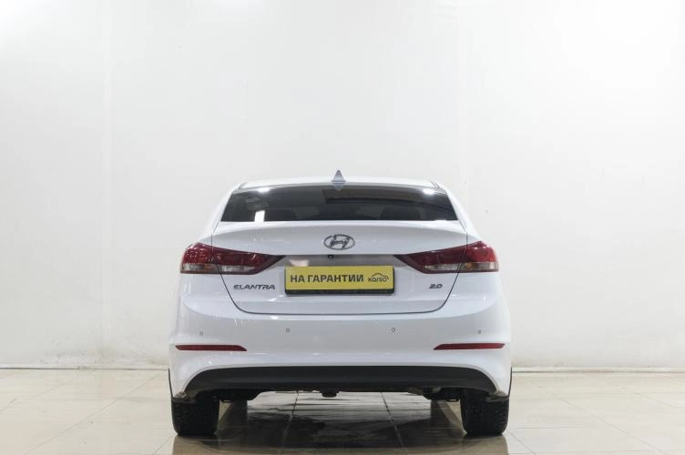 Hyundai Elantra 5 из 5