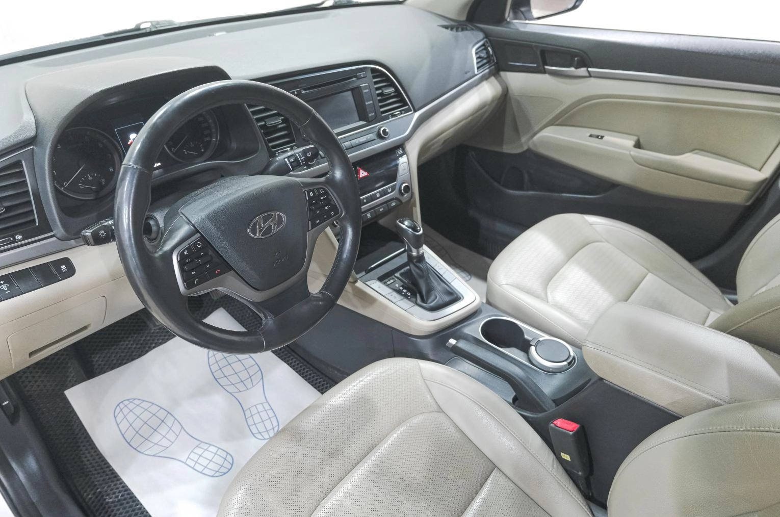 Hyundai Elantra 7 из 24