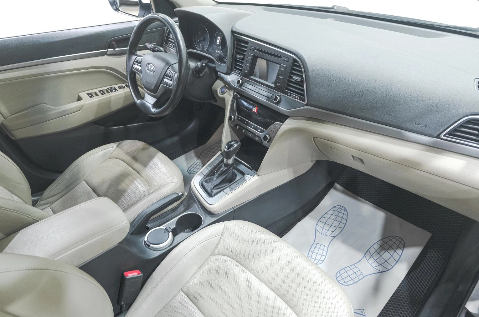 Hyundai Elantra 8 из 24