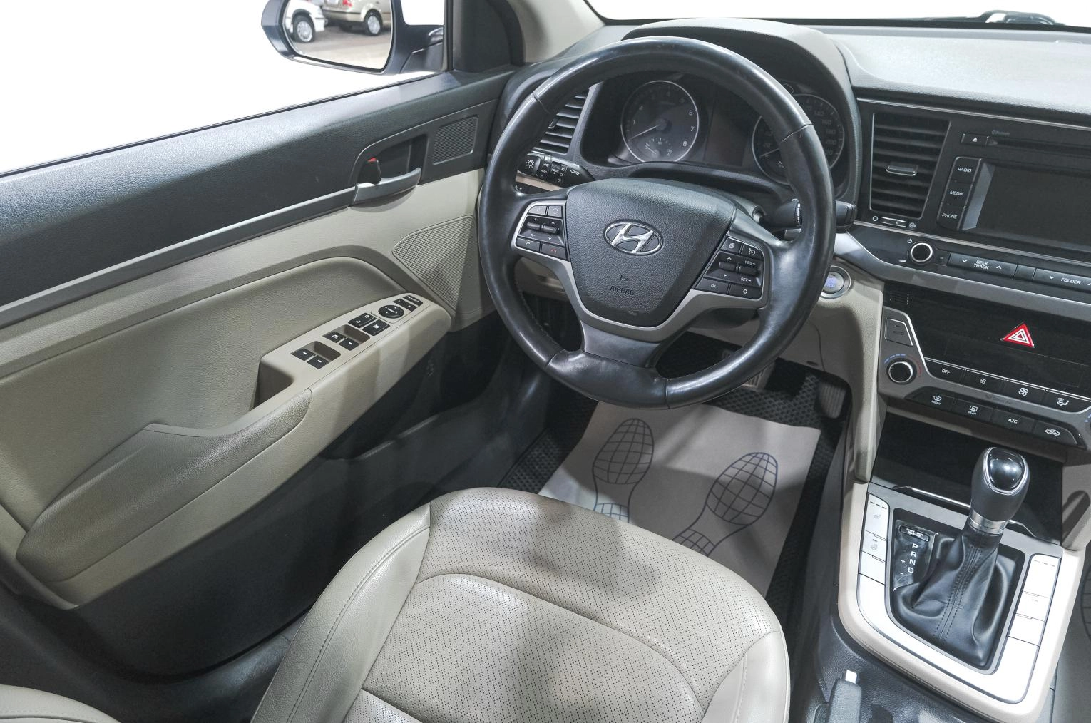 Hyundai Elantra 9 из 24