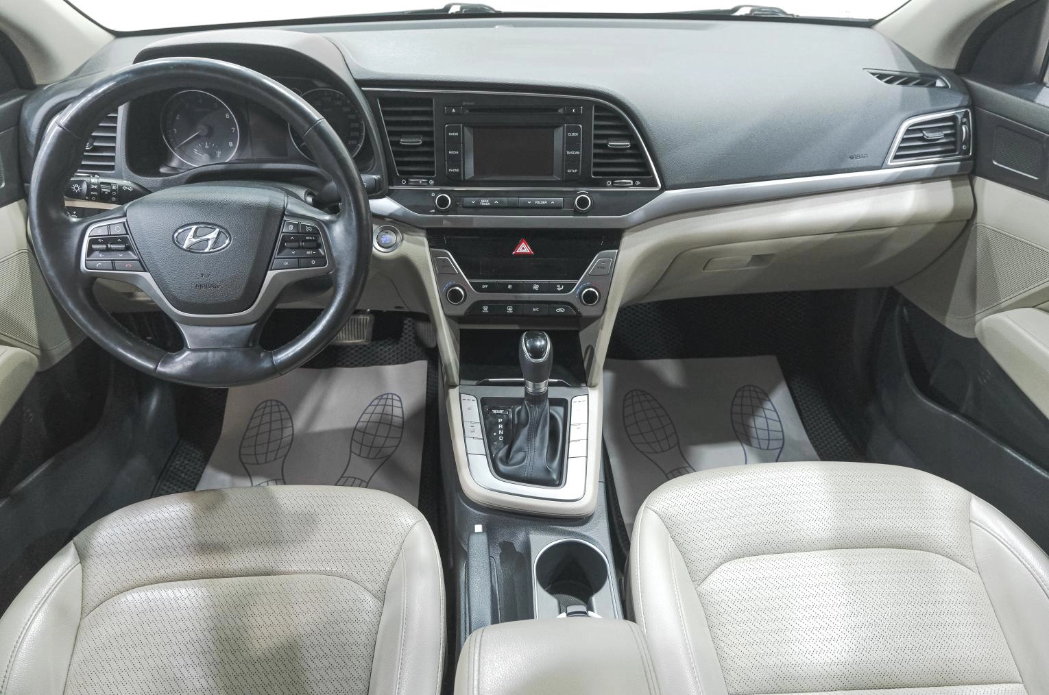 Hyundai Elantra 11 из 24