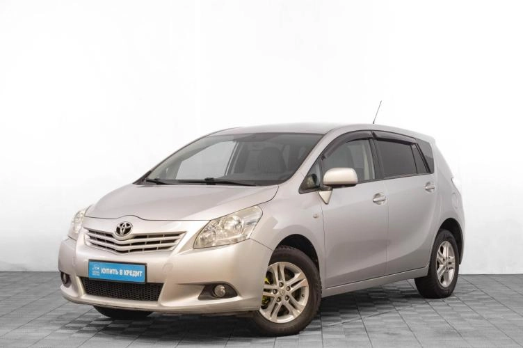 Toyota Verso 3 из 5