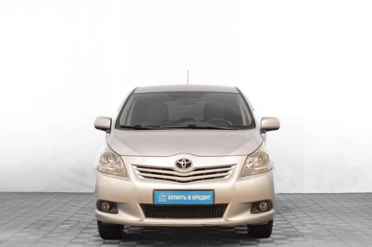 Toyota Verso 2 из 5