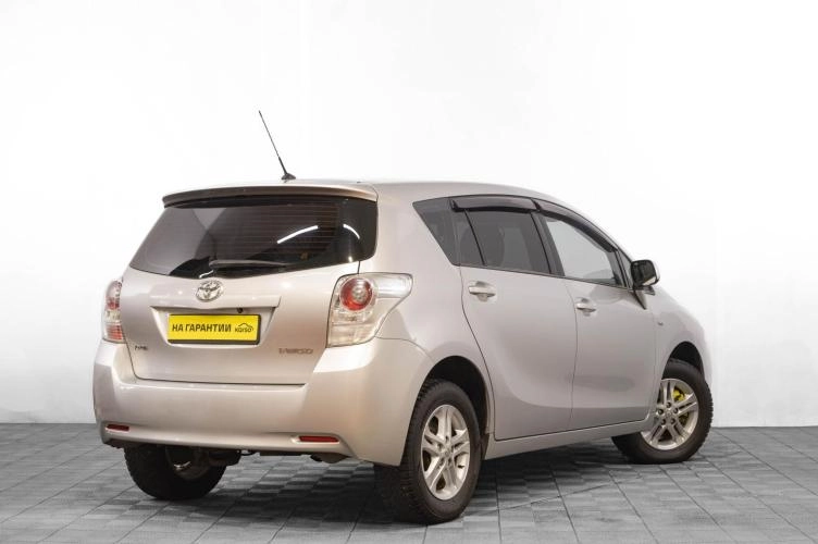 Toyota Verso 4 из 5