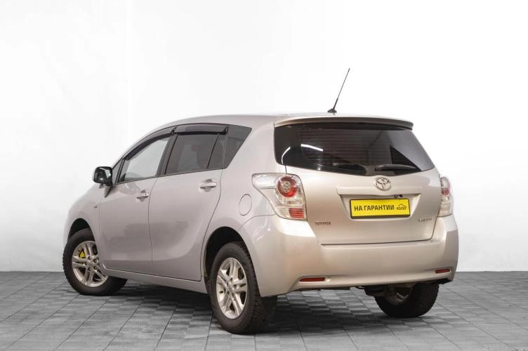 Toyota Verso 6 из 6