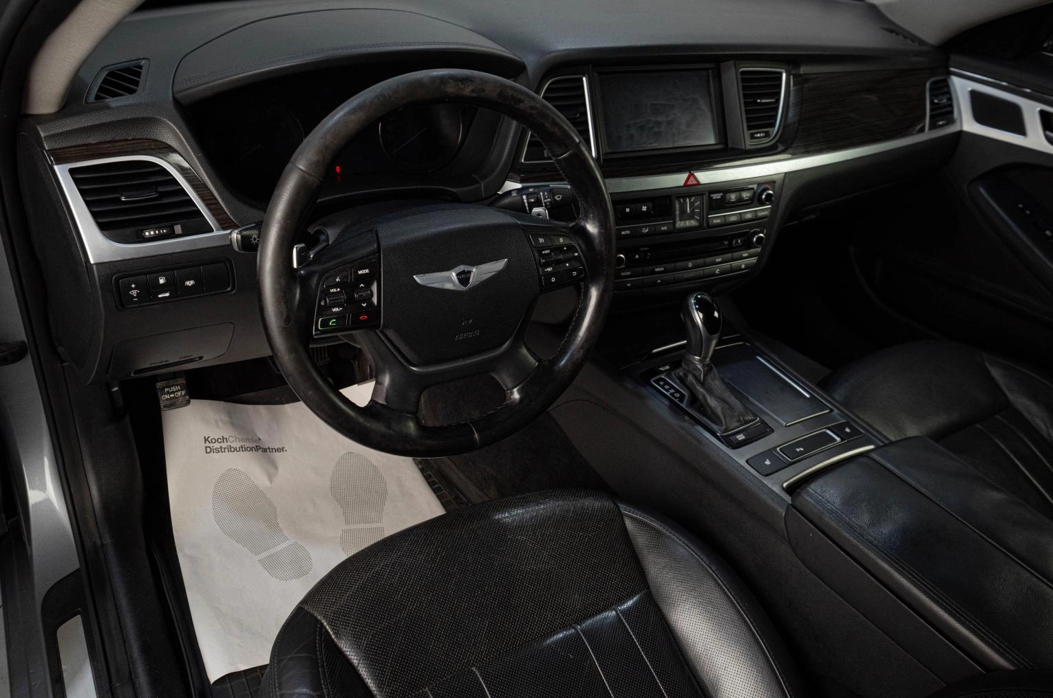 Hyundai Genesis 8 из 25