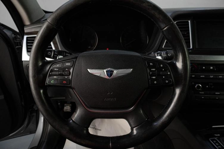 Hyundai Genesis 12 из 25