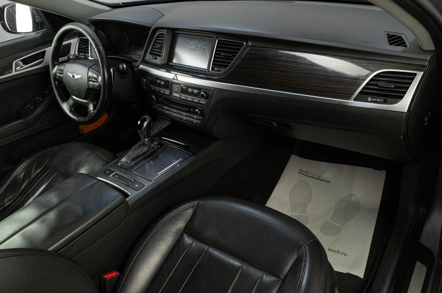 Hyundai Genesis 9 из 25