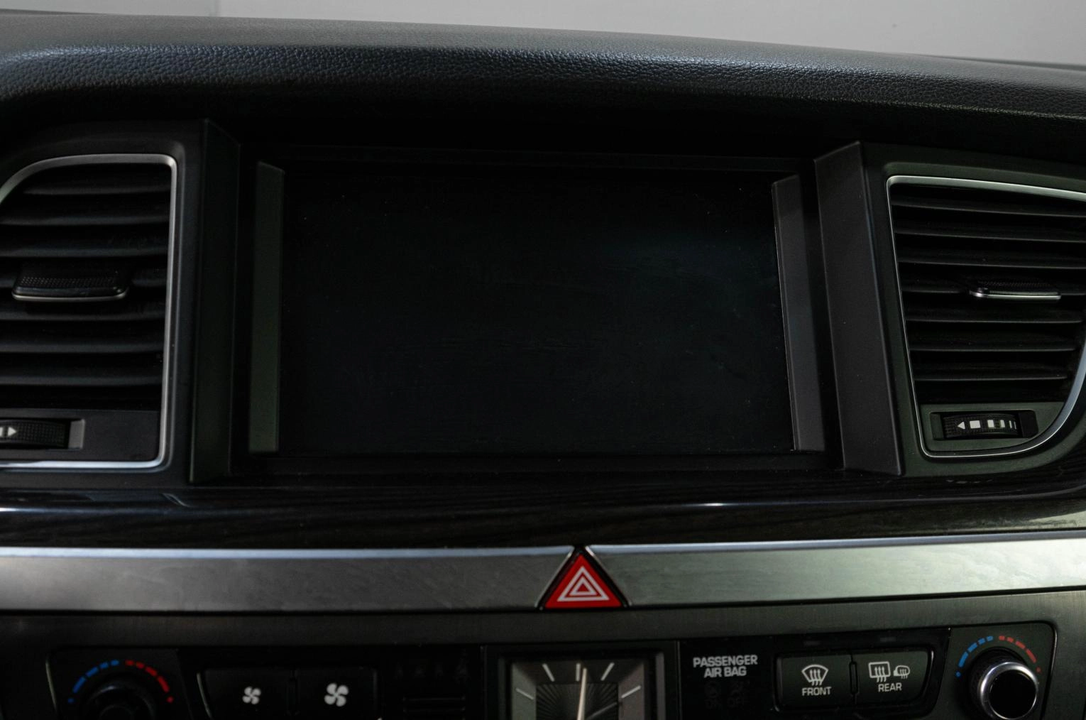 Hyundai Genesis 19 из 25